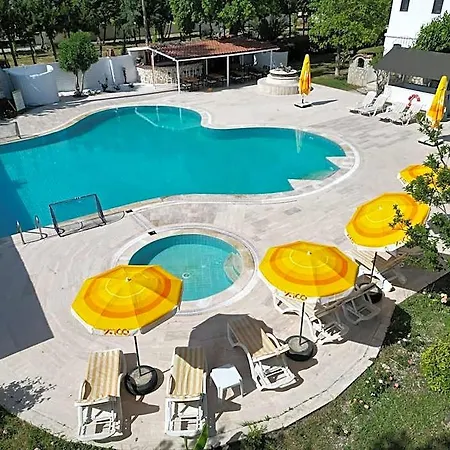 Club Mel Hotel