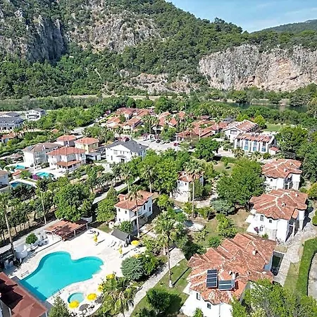 Club Mel Hotel